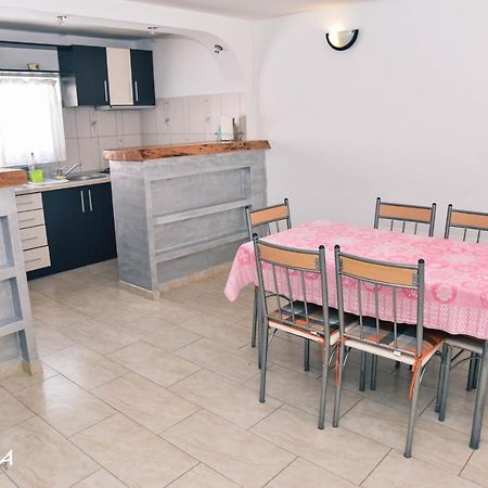 Отель Casa Keea Моечиу-де-Сус Экстерьер фото